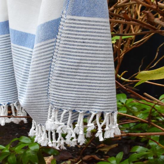 Fouta nomade bordure bleue