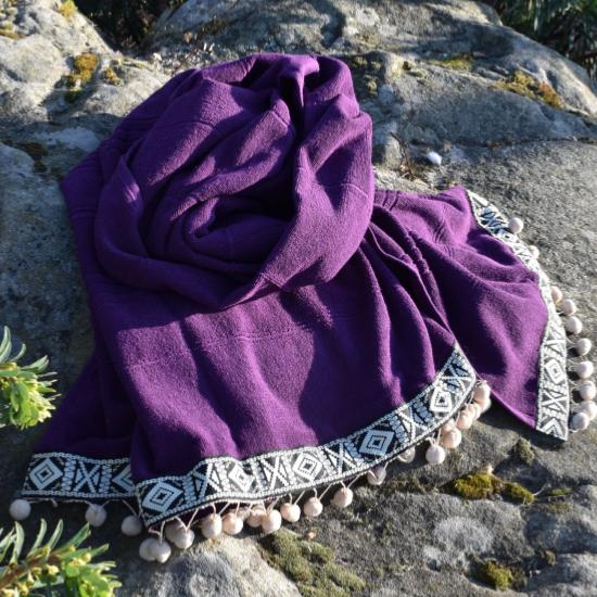 Fouta ethnique violette à pompons