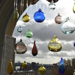 Medium Boule de Noël Couleur Prune