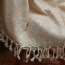 Fouta beige dessins décoratifs