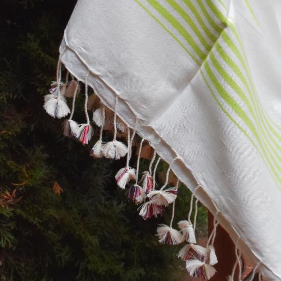 Fouta blanche à rayures kiwis 